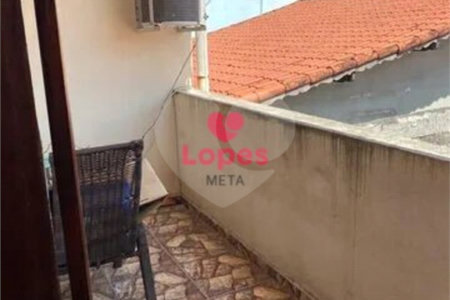 Casa à venda com 3 quartos, sendo 2 suítes, em Conjunto Residencial Trinta e Um de Março, São José dos Campos, SP