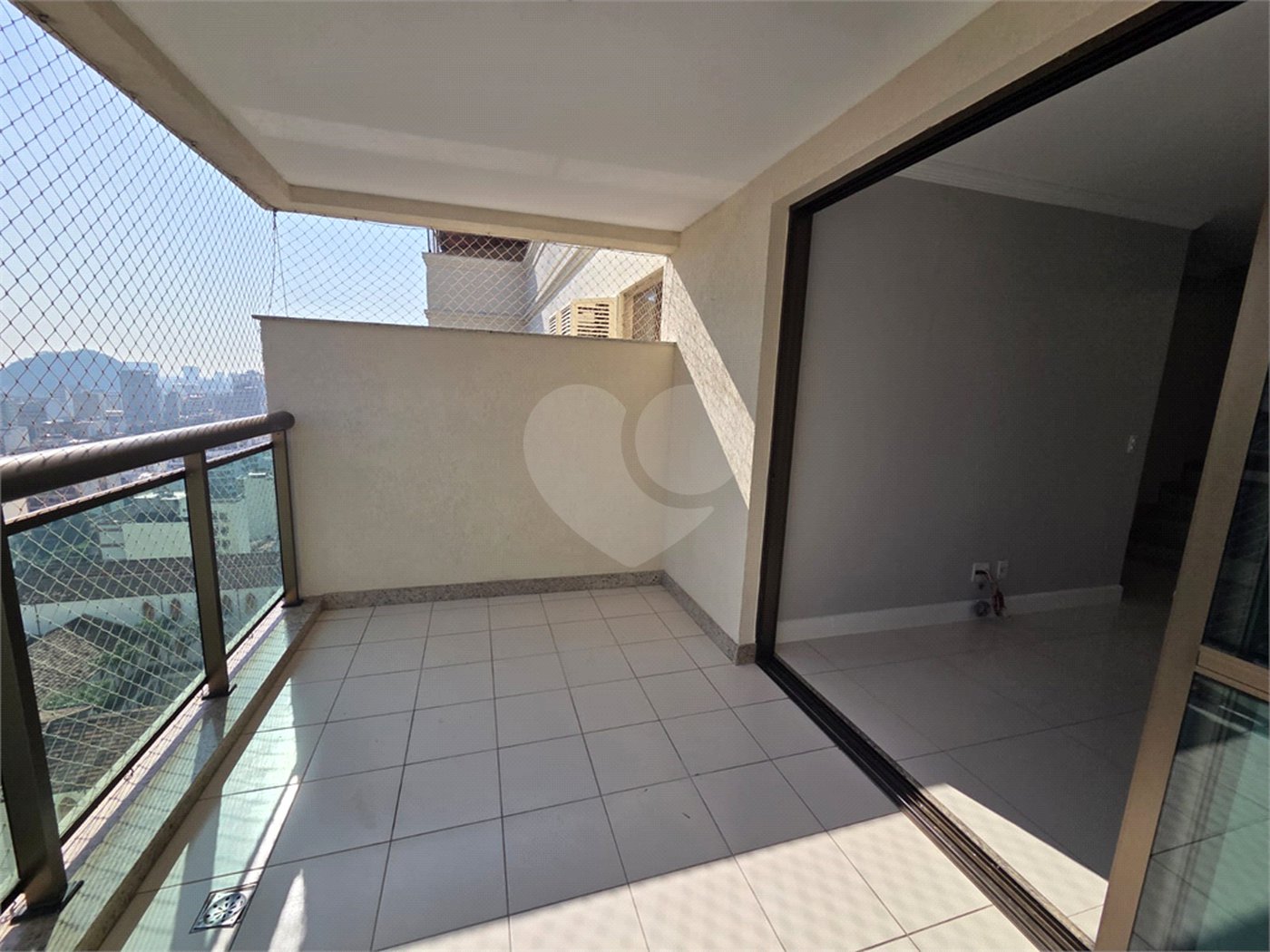 Cobertura à venda ou para alugar com 4 quartos, sendo 1 suíte,  em Tijuca, Rio de Janeiro, RJ
