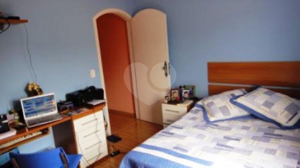 Sobrado à venda com 3 quartos, sendo 1 suíte, em Vila das Palmeiras, Guarulhos, SP
