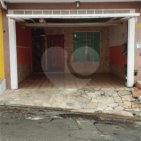 Sobrado à venda com 3 quartos, sendo 1 suíte,  em Vila Nova Cintra, Mogi das Cruzes, SP