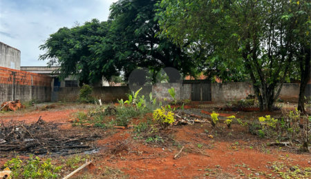 Chácara à venda com 3 quartos em Vila Mazzei, Itapetininga, SP