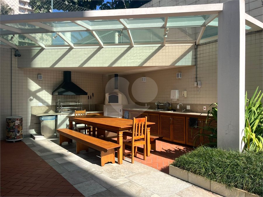 Apartamento à venda com 3 suítes em Real Parque, São Paulo, SP