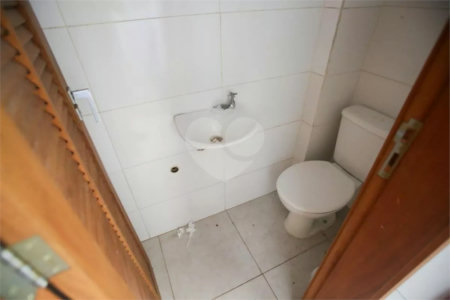 Casa à venda com 4 quartos, sendo 3 suítes, no condomínio Lícia de Alvarenga, Rio de Janeiro - RJ