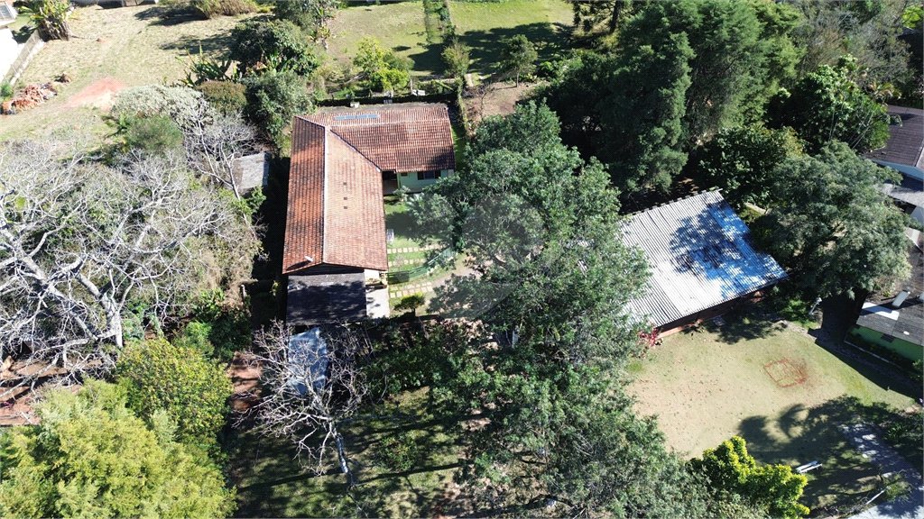 Chácara à venda com 3 quartos, sendo 2 suítes, em Jardim Estância Brasil, Atibaia, SP
