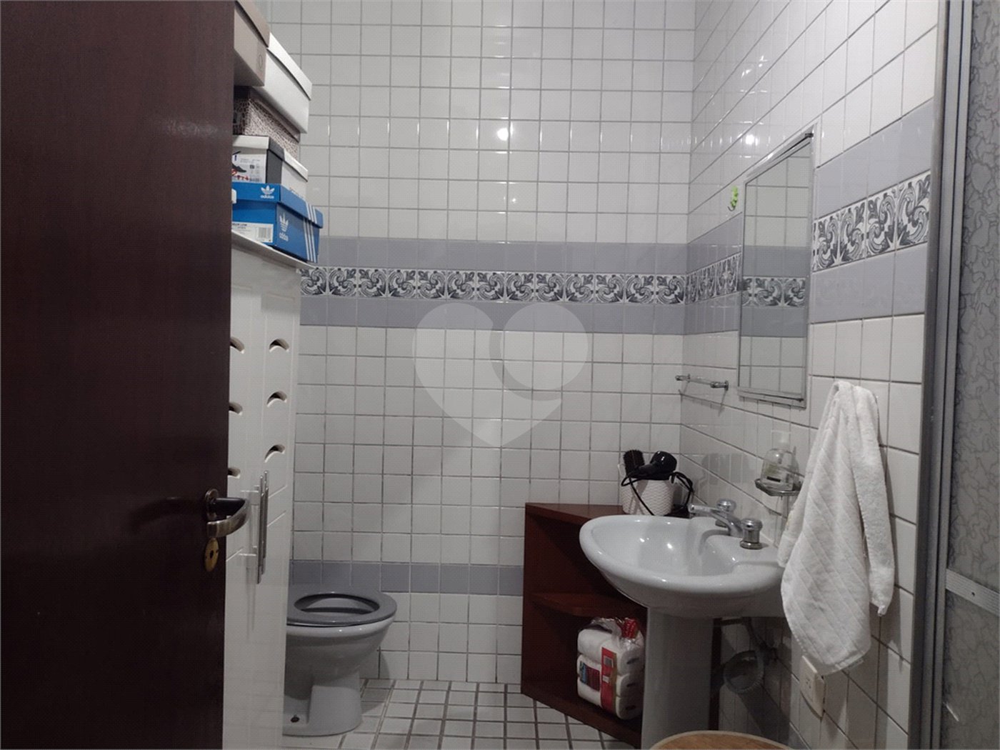 Casa à venda com 4 quartos, sendo 2 suítes, em Vila Gustavo, São Paulo, SP