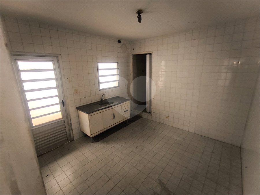Casa à venda ou para alugar com 5 quartos, sendo 1 suíte,  em Parque Independência, São Paulo, SP