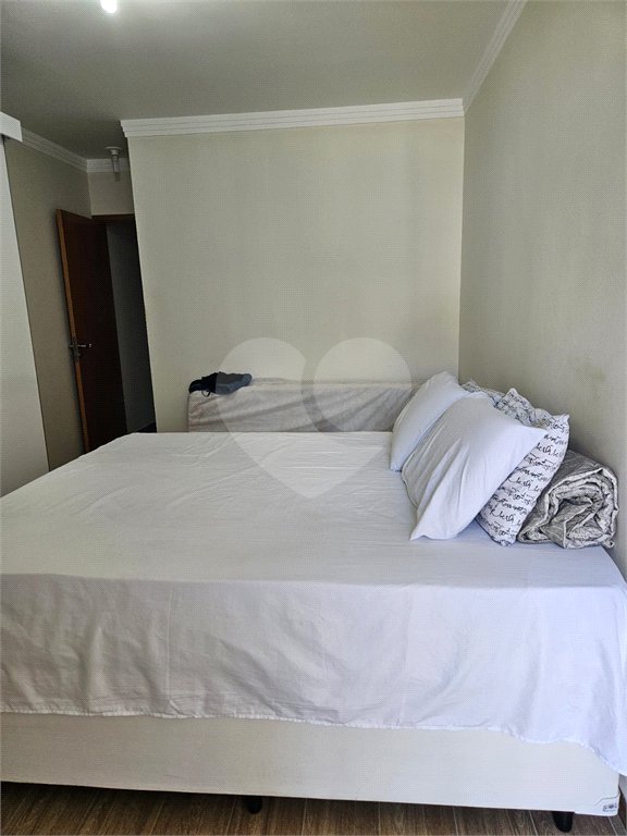 Casa à venda com 3 quartos, sendo 1 suíte, no condomínio Professora Romilde Nogueira de Sá, São Paulo - SP