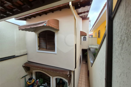 Sobrado à venda com 3 quartos, sendo 1 suíte, em Jardim Sarah, São Paulo, SP
