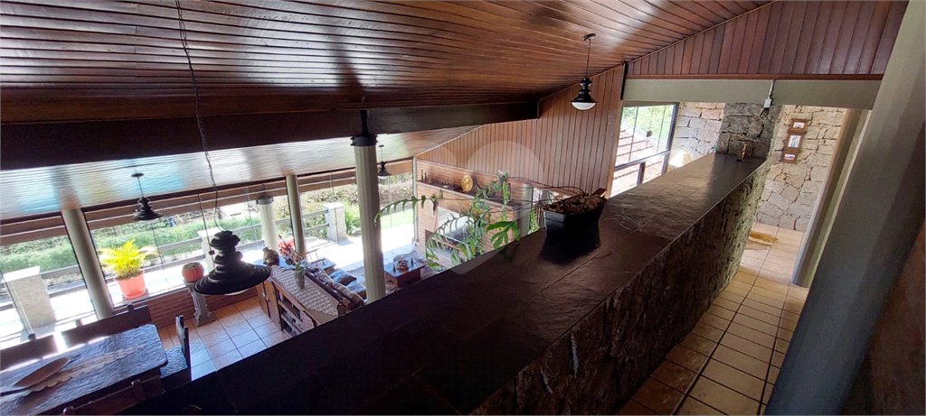 Casa à venda com 3 quartos, sendo 2 suítes, no condomínio Alpes de Caieiras, Caieiras - SP