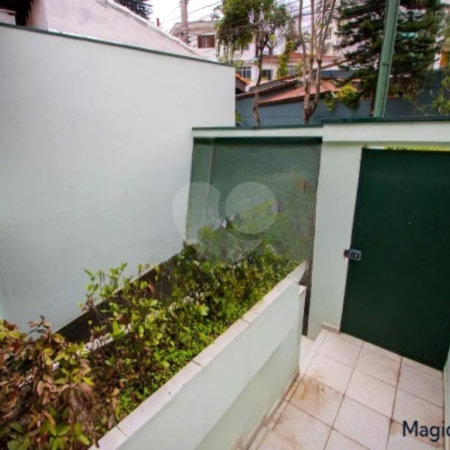 Casa com 360m² , 3 dormitórios , sendo 1 suíte , 4 vagas , disponível para venda ou locação , no centro de Santo André.