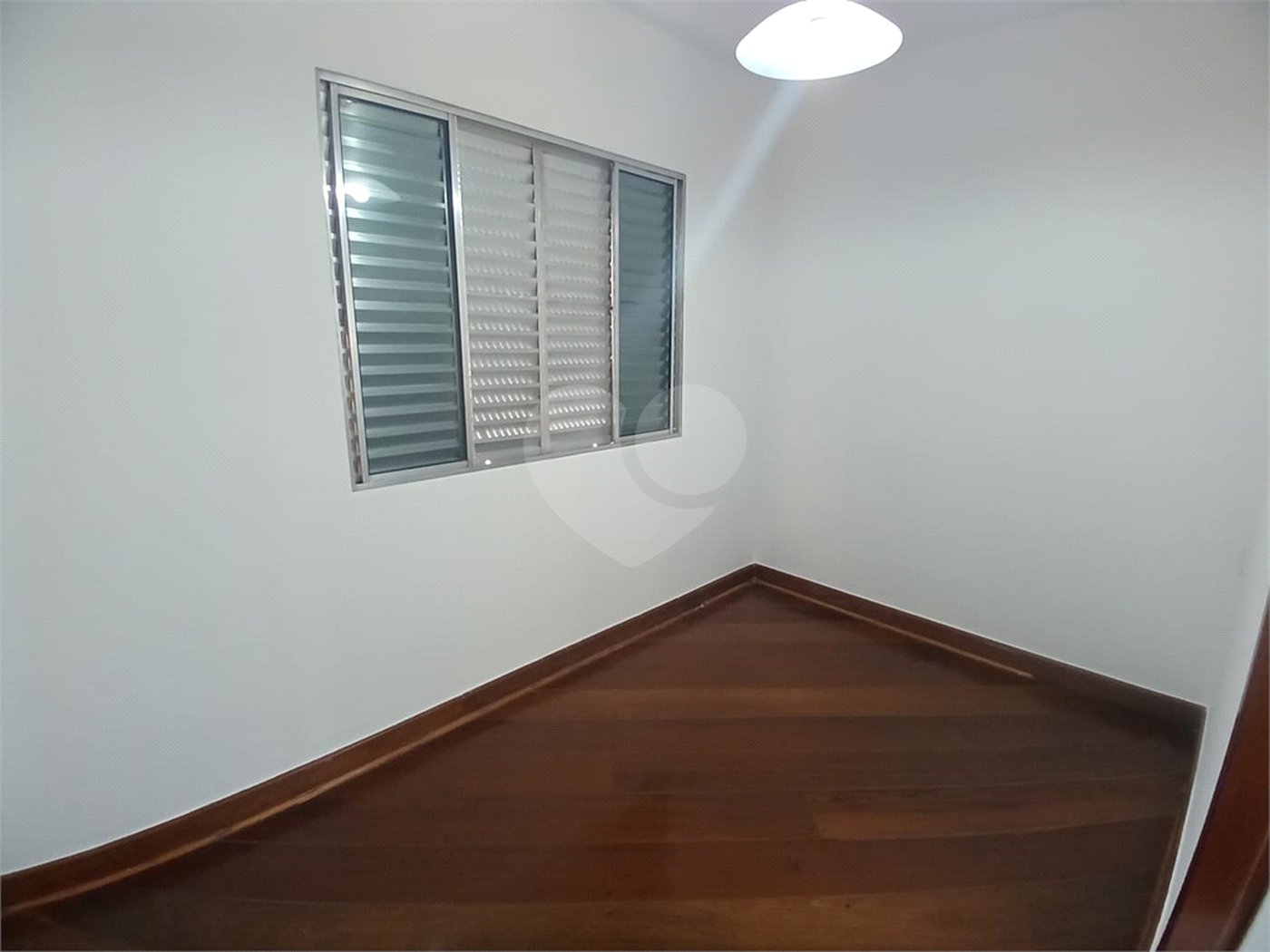 Casa à venda com 4 quartos, sendo 2 suítes, em Vila Gustavo, São Paulo, SP