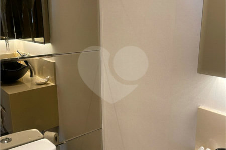 Apartamento à venda com 3 quartos, sendo 1 suíte, em Aclimação, São Paulo, SP