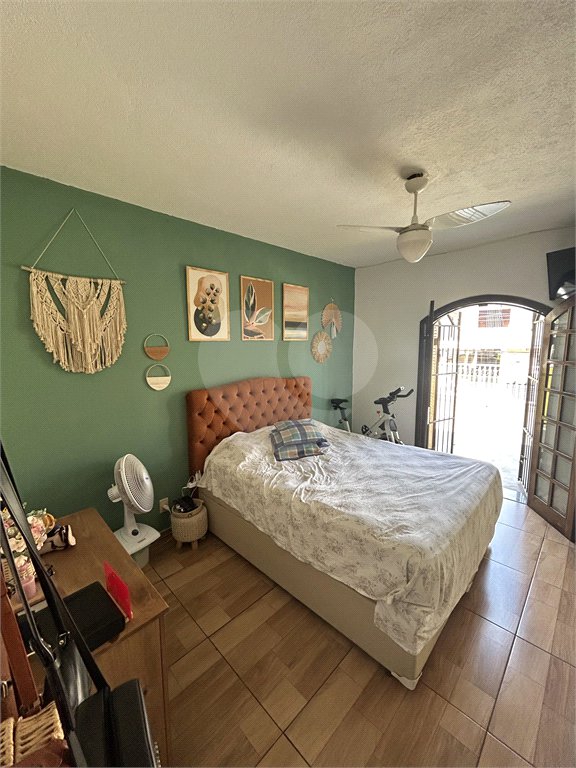 Sobrado à venda com 3 quartos em Jardim Santo Antoninho, São Paulo, SP