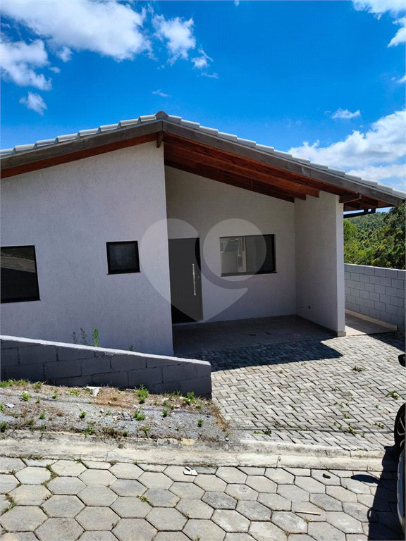 Casa à venda com 2 quartos no condomínio Águas de São Pedro, Mairiporã - SP