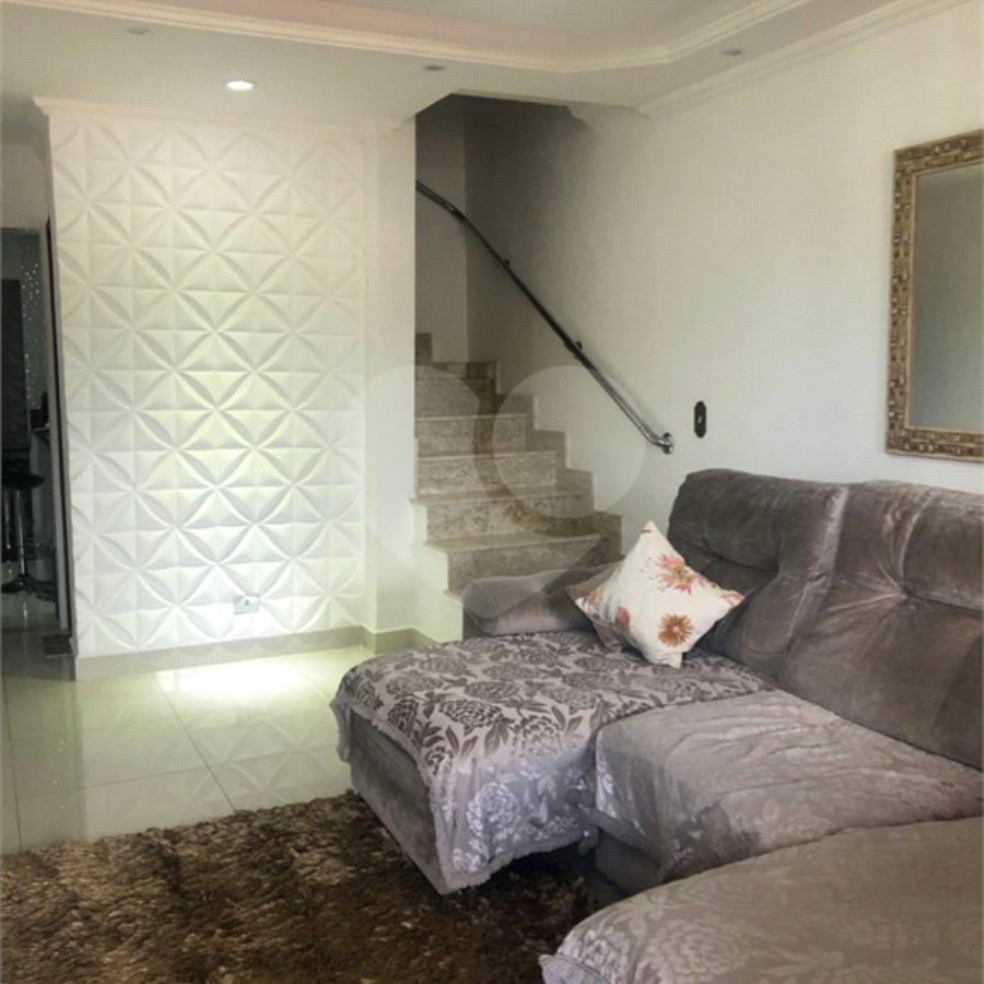 Casa à venda com 3 quartos, sendo 1 suíte, no condomínio Residencial Sabará, São Paulo - SP