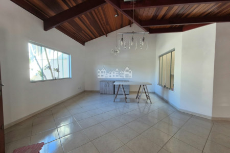 Casa à venda com 3 quartos, sendo 1 suíte, em Retiro das Fontes, Atibaia, SP