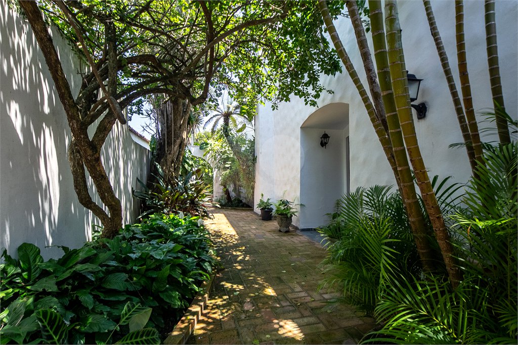 Casa à venda com 4 quartos, sendo 2 suítes,  em Interlagos, São Paulo, SP
