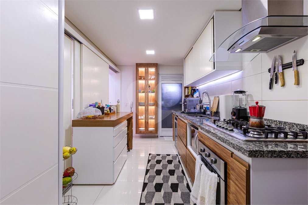 Apartamento à venda com 3 suítes em Jardim Fonte do Morumbi, São Paulo, SP
