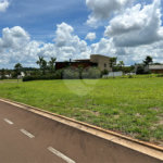 Terreno no condomínio Damha Golf em frente área de lazer com 1.404,40 m²
