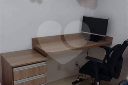 Apartamento no Condomínio Mont Royal.