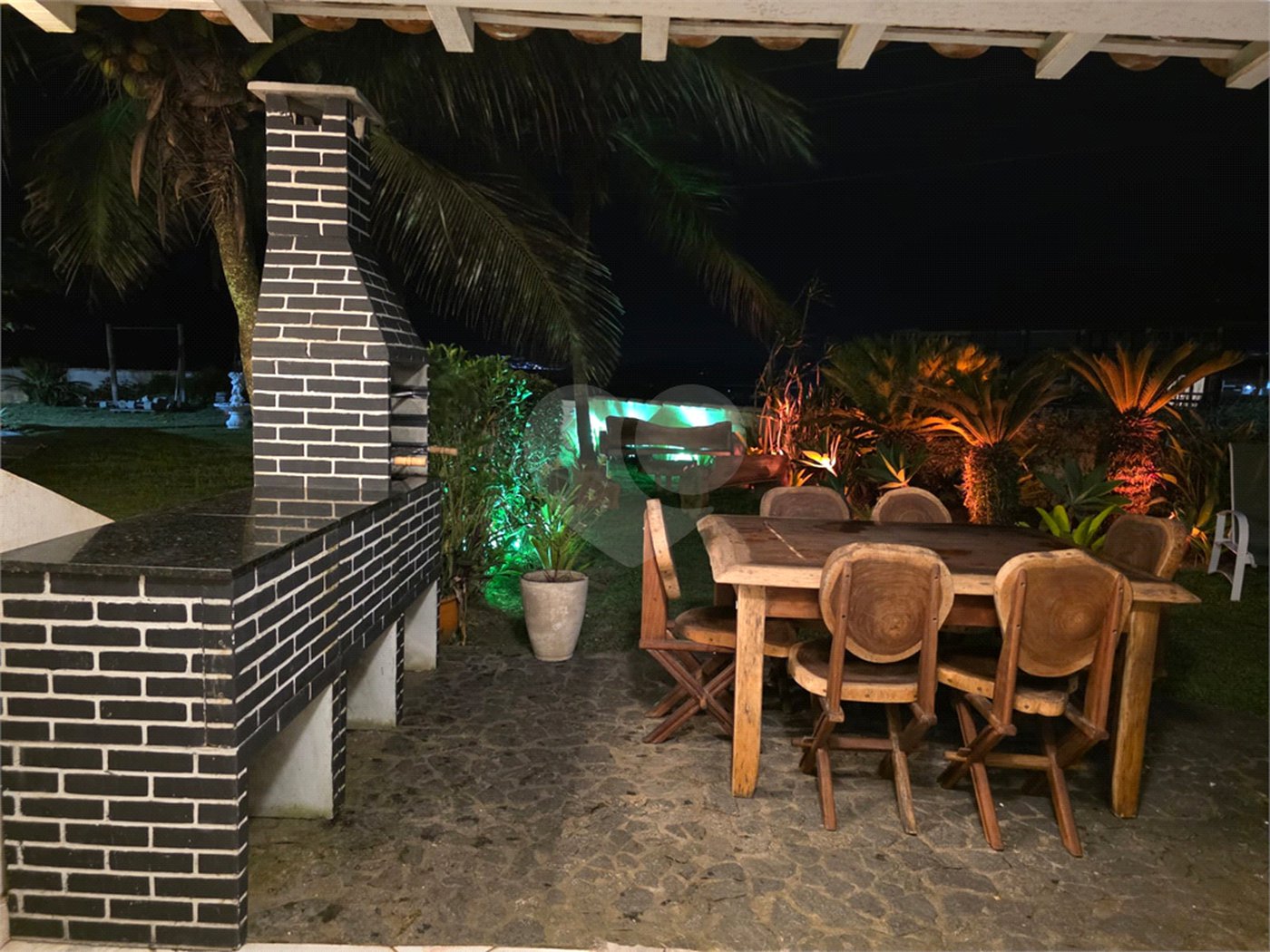 Casa à venda com 5 quartos, sendo 1 suíte,  em Praia Rasa, Armação dos Búzios, RJ