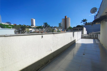 Casa à venda com 3 quartos, sendo 1 suíte, em Vila Vianelo, Jundiaí, SP