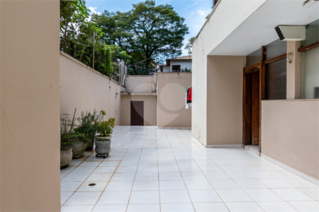 Casa de Vila à venda ou para alugar com 5 suítes em Jardim dos Estados, São Paulo, SP
