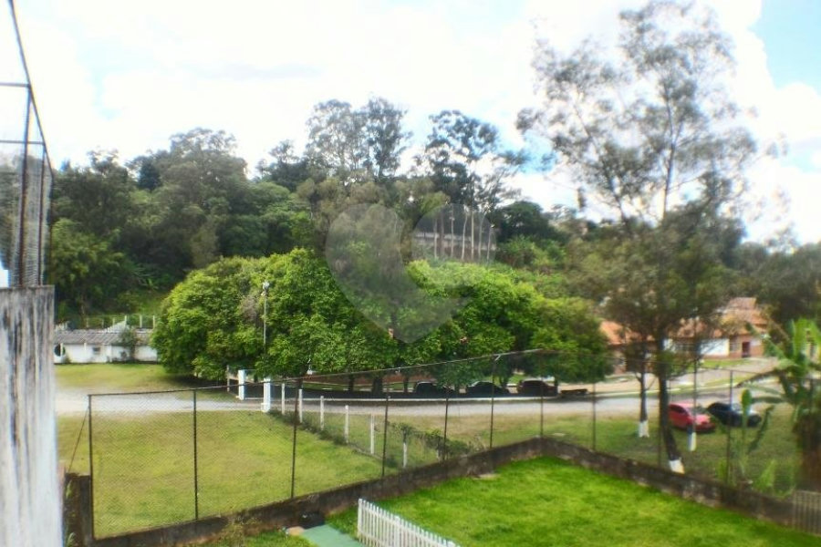Sobrado à venda com 4 suítes em Horto, São Paulo, SP
