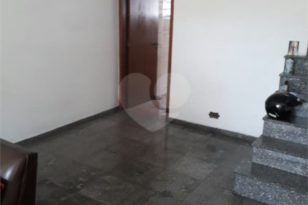 Sobrado à venda com 3 quartos em Jardim Oriental, São Paulo, SP