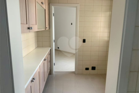 Apartamento à venda com 4 quartos, sendo 3 suítes, em Vila Andrade, São Paulo, SP