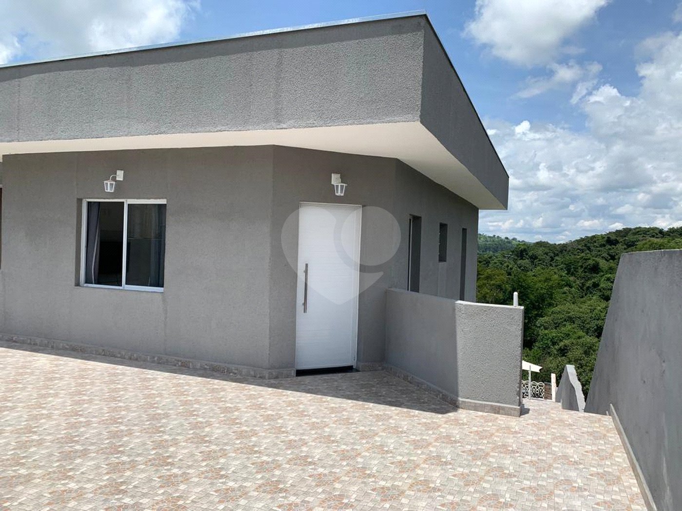 Belíssima Chácara- Loteamento Pedra Bela- Bairro Pedreira- em Atibaia.