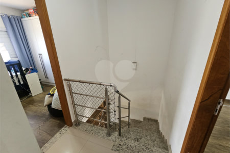 Sobrado à venda com 3 quartos, sendo 1 suíte,  em Vila Nivi, São Paulo, SP