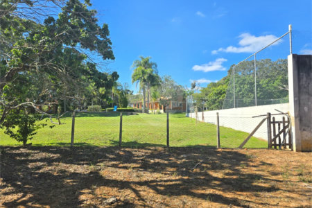 Chácara à venda com 4 quartos, sendo 1 suíte, em Cercadinho, Alambari, SP