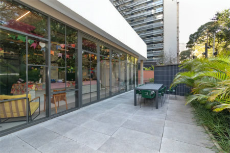Apartamento de 68m² com 2 Quartos (1 Suíte) e 1 Vaga no Condomínio Downtown - República