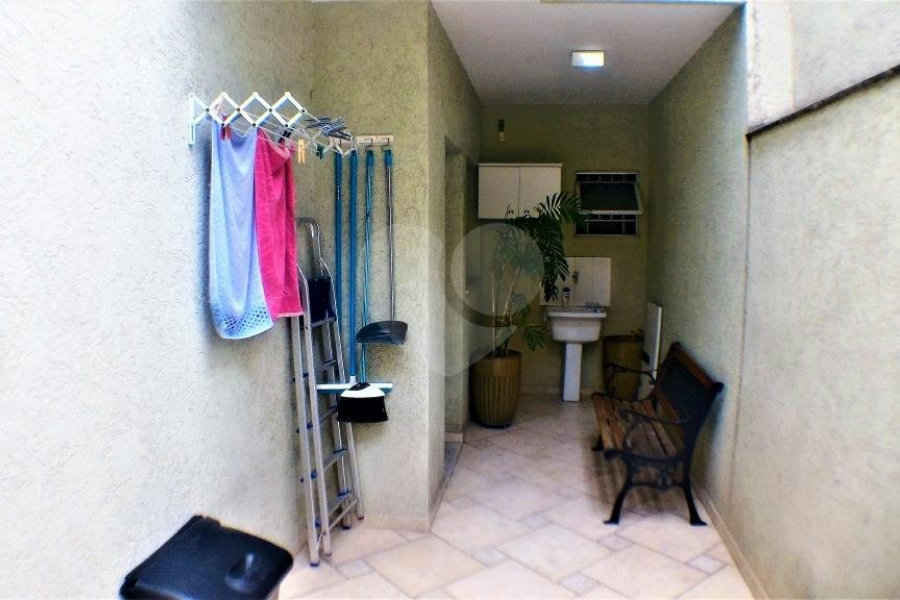 Casa à venda com 5 suítes no condomínio Travessa Tenente Ariston de Oliveira,4, São Paulo - SP