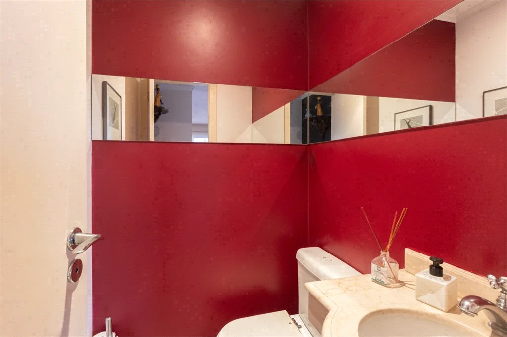 Apartamento à venda com 4 quartos, sendo 2 suítes, em Alto de Pinheiros, São Paulo, SP