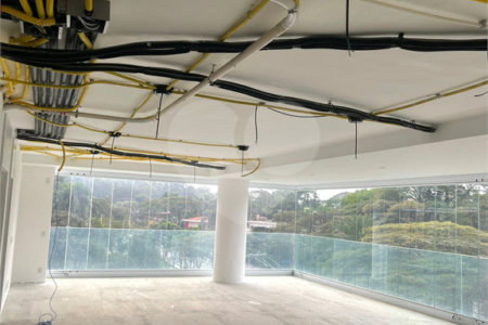 Apartamento à venda com 3 suítes em Moema, São Paulo, SP