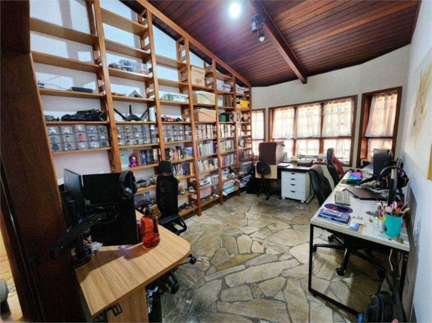 Casa à venda com 3 quartos, sendo 1 suíte, no Centro, Vinhedo, SP
