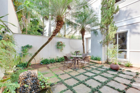 Casa à venda com 3 suítes no condomínio Vila Versalhes, São Paulo - SP
