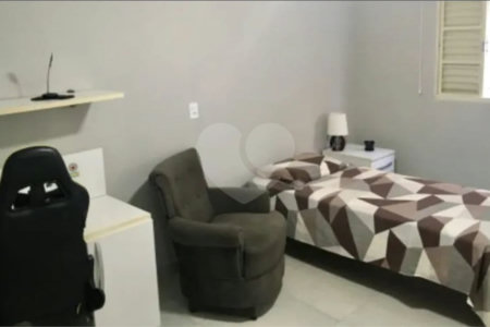 Casa à venda com 3 quartos, sendo 1 suíte, em Vila Batista, Bragança Paulista, SP