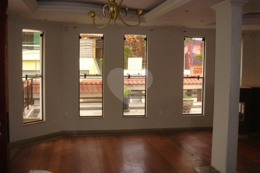 Sobrado à venda com 6 quartos, sendo 2 suítes, em Santana, São Paulo, SP