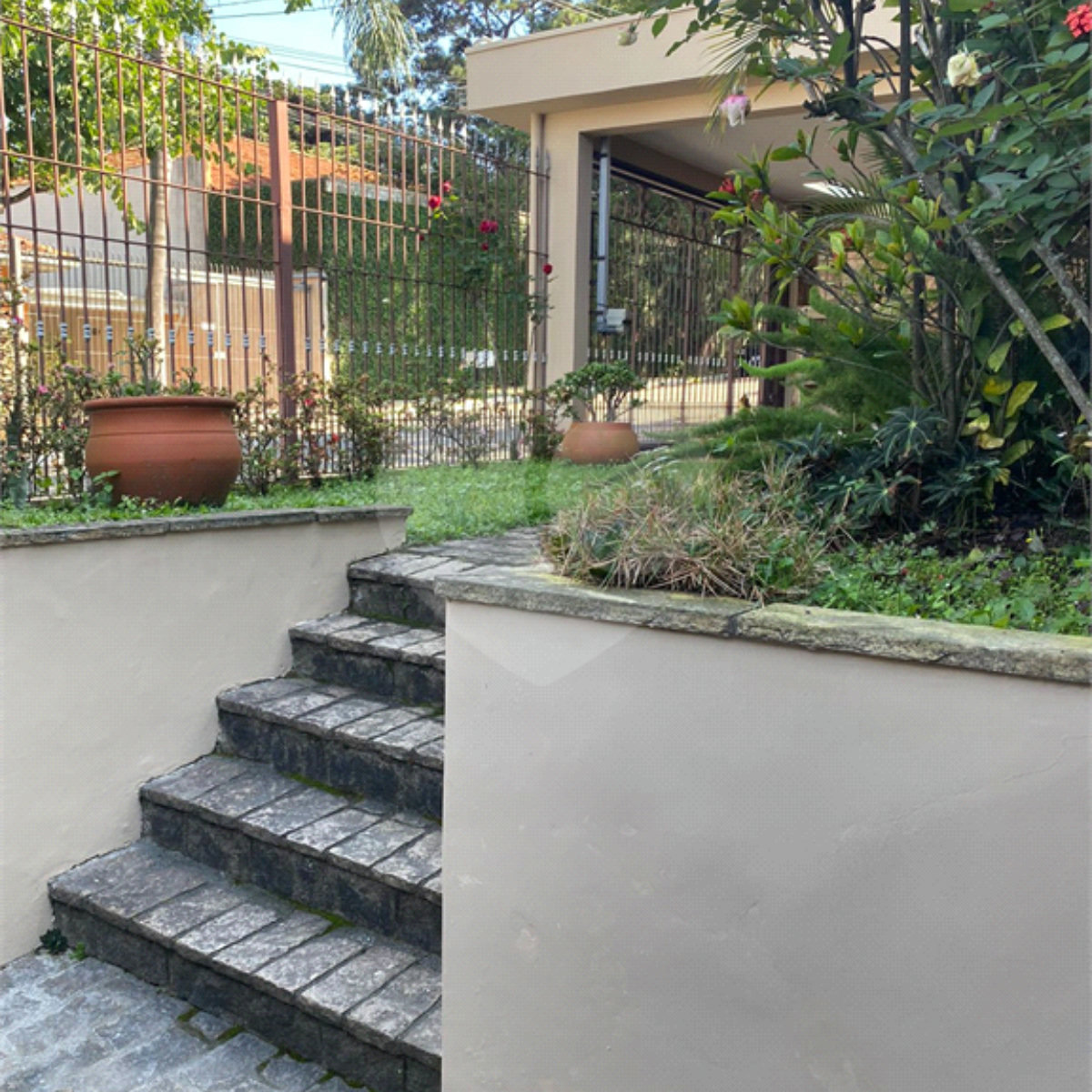Casa à venda com 3 quartos, sendo 1 suíte, em Santo Amaro, São Paulo, SP