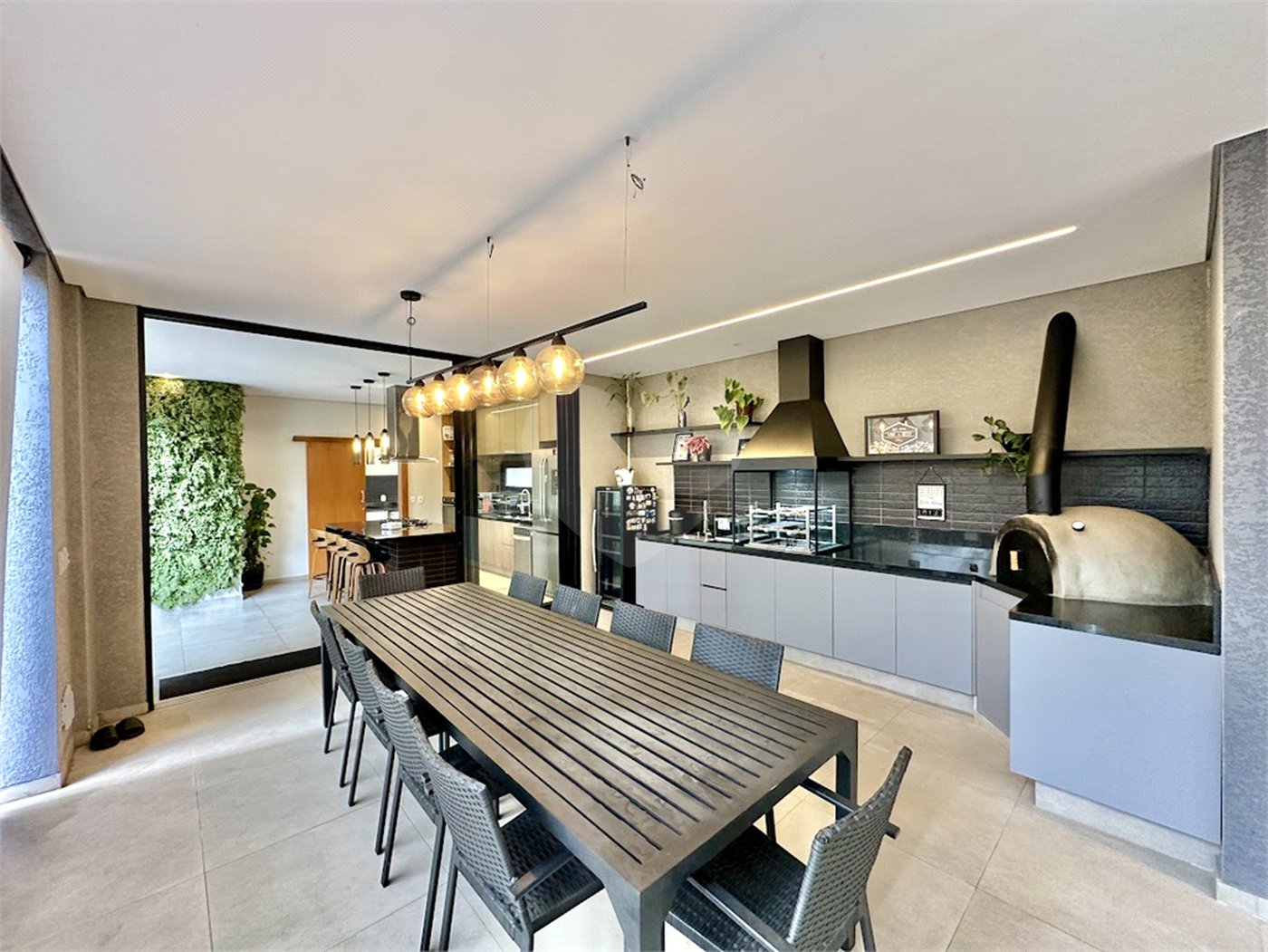 Casa à venda com 3 suítes no condomínio Reserva Santa Maria, Jandira - SP