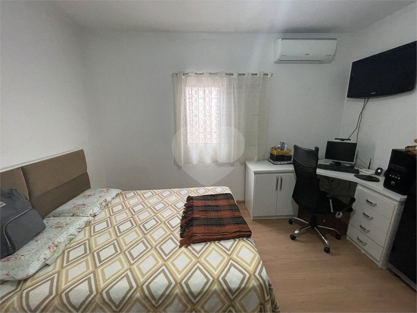 Casa à venda com 2 quartos, sendo 1 suíte, em Vila Angélica, Sorocaba, SP