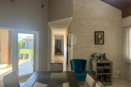 Casa à venda com 3 suítes no condomínio Terras de Mont Serrat, Salto - SP