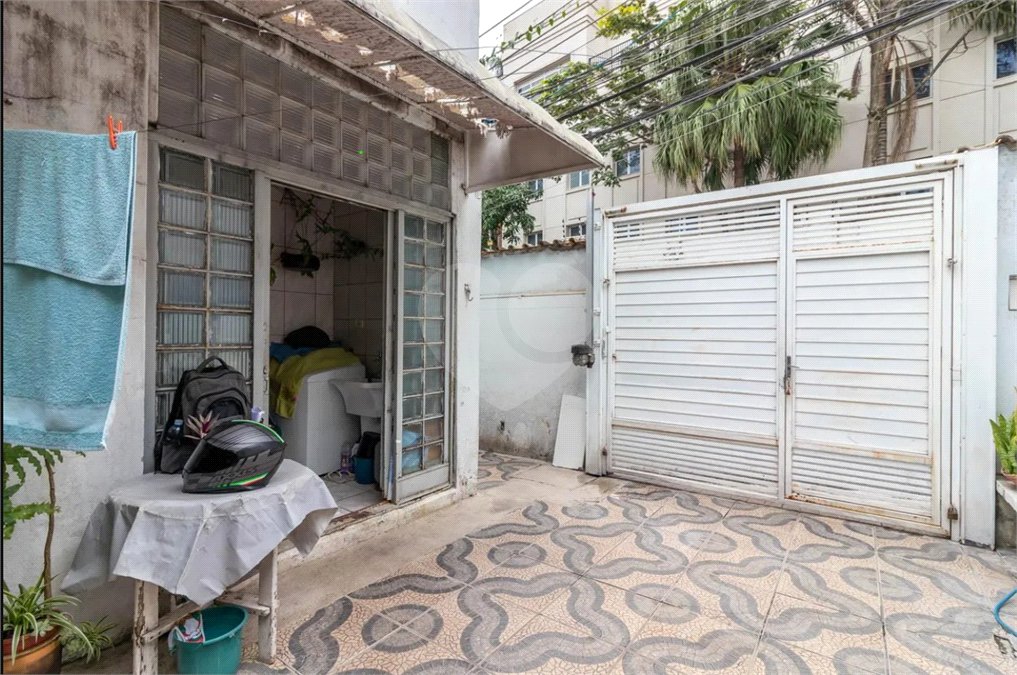 Sobrado à venda com 2 quartos, sendo 1 suíte, em Chora Menino, São Paulo, SP