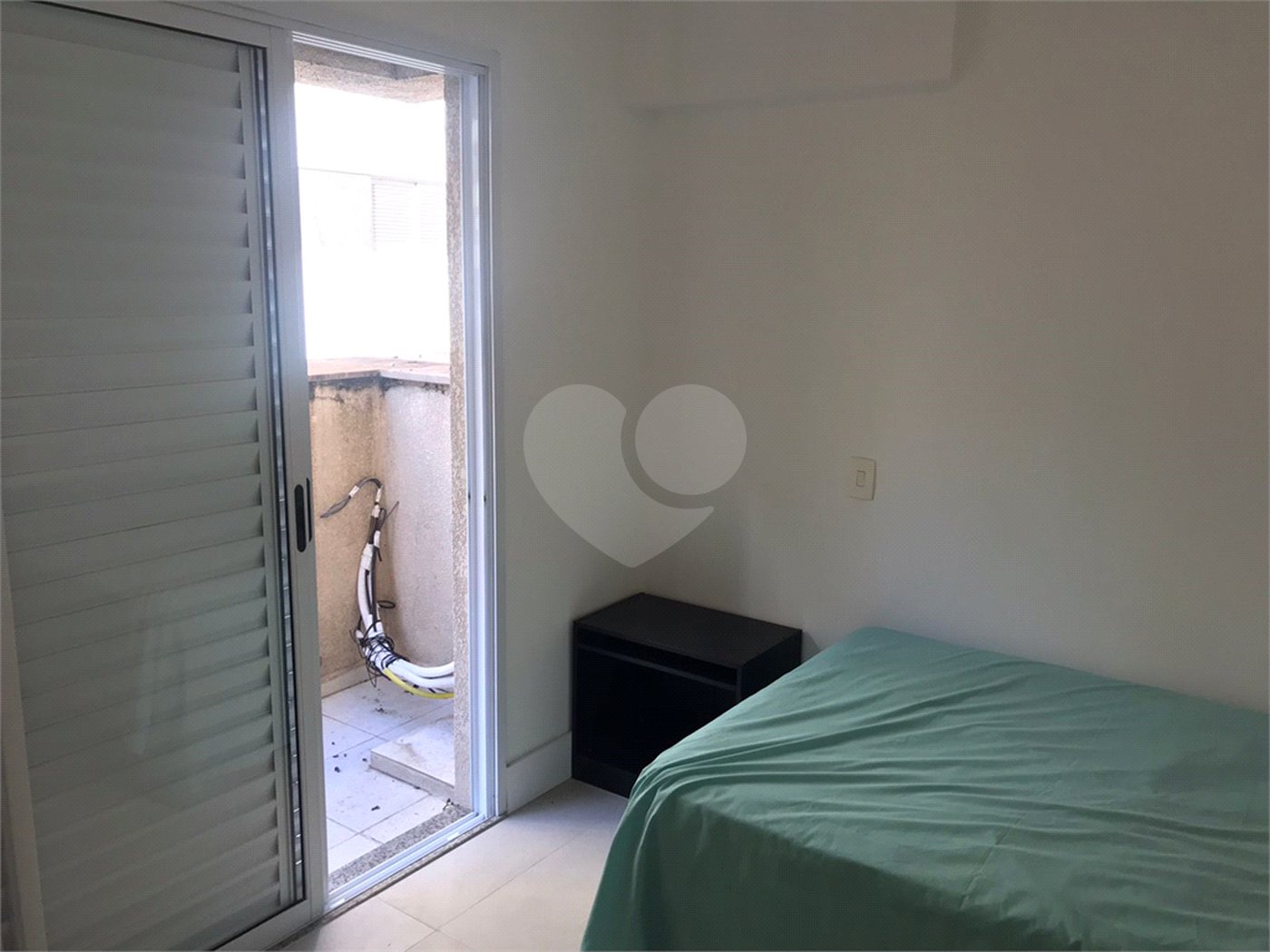 APARTAMENTO 2 QUARTOS (1 SUÍTE) À VENDA NO PARAÍSO