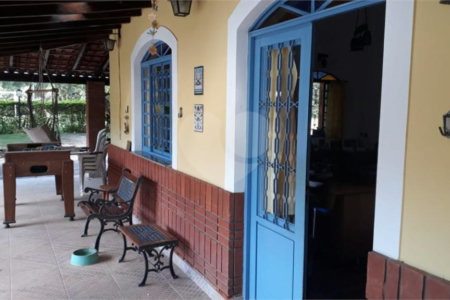 Chácara à venda com 3 quartos, sendo 2 suítes, em Chácara Companheiros, Jundiaí, SP