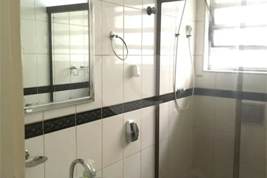 Sobrado à venda com 4 quartos, sendo 2 suítes, em Parada Inglesa, São Paulo, SP