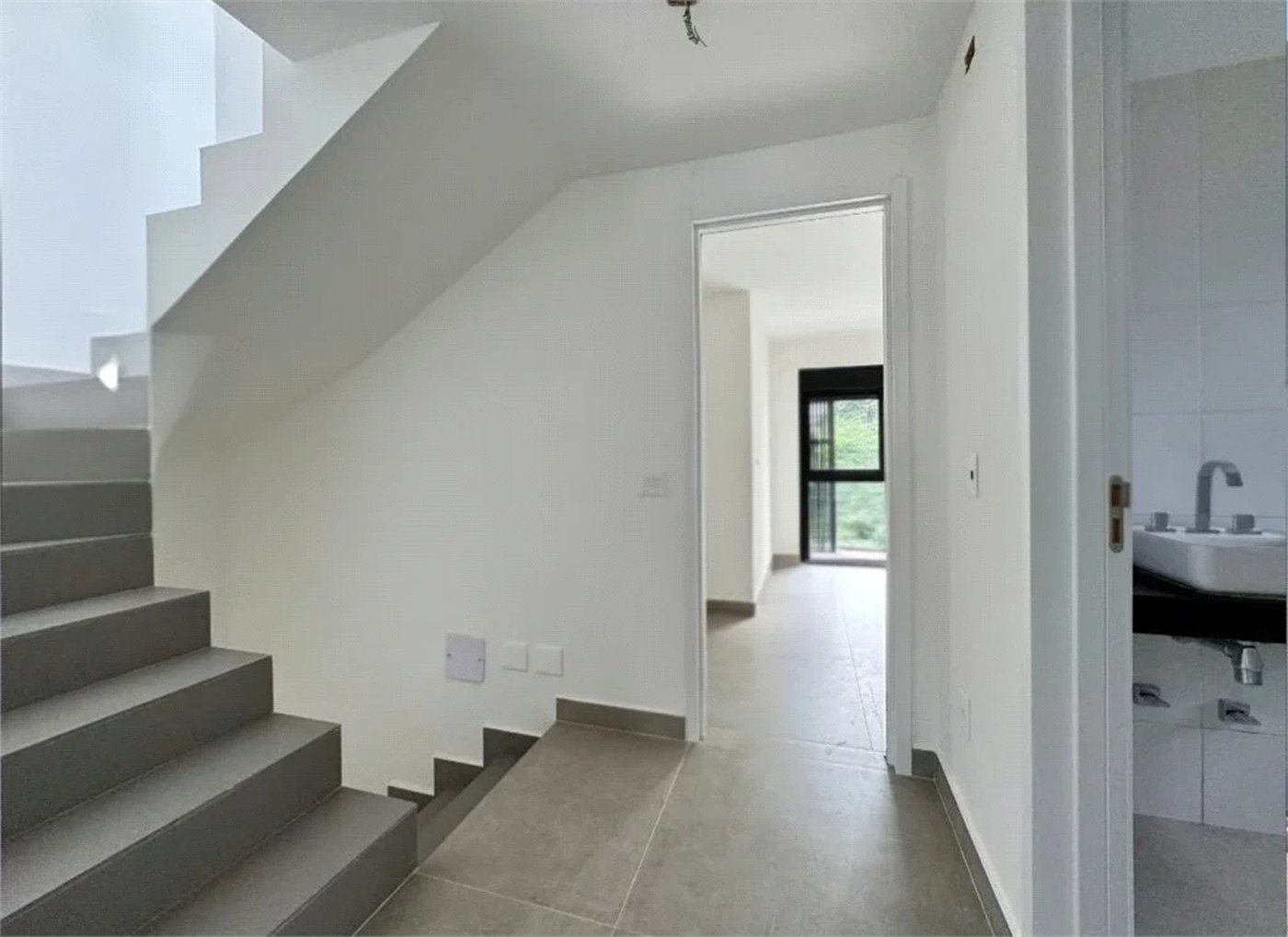 Casa à venda com 3 quartos, sendo 1 suíte, no condomínio : Cube XL Vila Madalena, São Paulo - SP